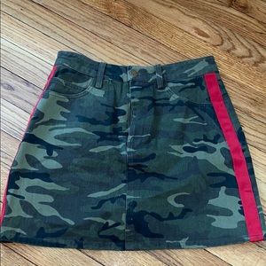 Camo mini skirt